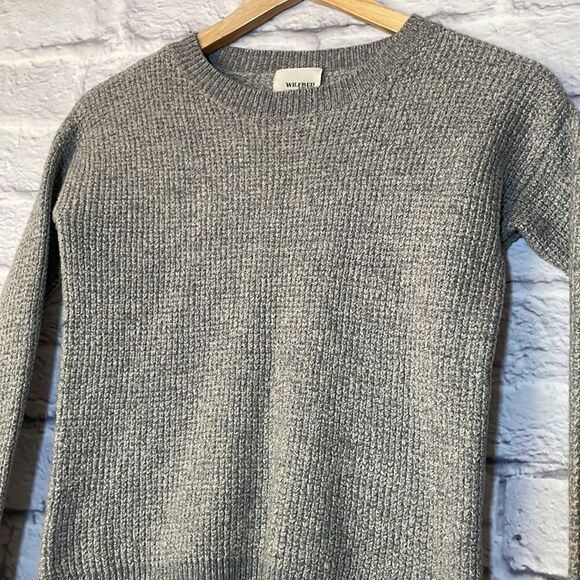 WILFRED Free Aritzia 100% Wool From Italy Crew Neck High-Low Sweater Size XXS - Picture 2 of 10